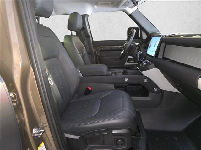 Used 2022 Land Rover Defender 110 S AWD/4WD image 10