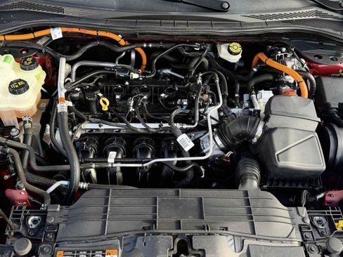 Used 2020 Ford Escape Titanium FWD image 33