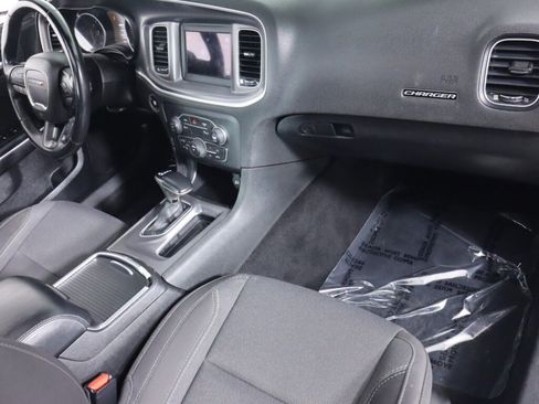 Used 2019 Dodge Charger SXT image 36