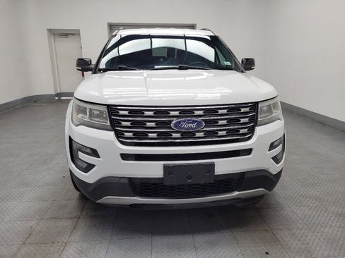 Used 2017 Ford Explorer XLT image 14