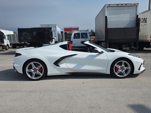 Used 2023 Chevrolet Corvette Stingray Coupe w/ 1LT RWD image 8