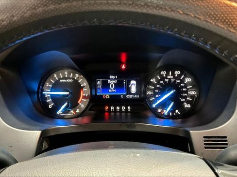 Used 2017 Ford Explorer XLT image 18