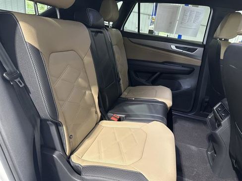 Certified 2024 Volkswagen Atlas Cross Sport SE image 17