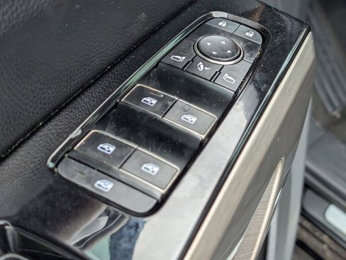 Used 2023 Nissan Pathfinder Platinum w/ Cargo Package AWD/4WD image 17