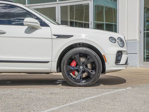 Certified 2023 Bentley Bentayga AWD/4WD image 11