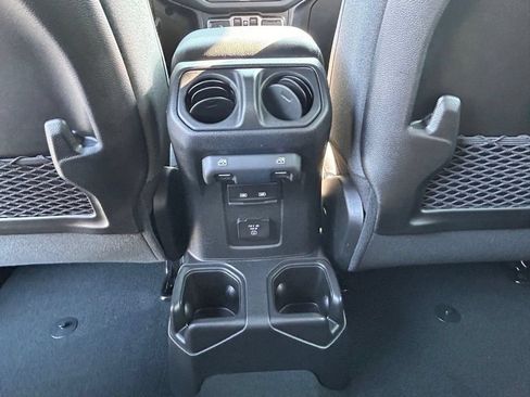 Used 2024 Jeep Wrangler Unlimited Rubicon AWD/4WD image 30