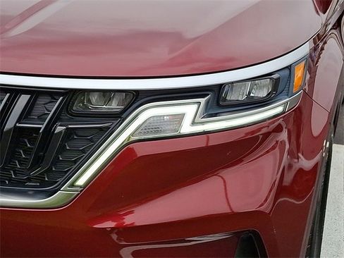 Used 2024 Kia Carnival LX image 9