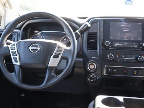 Used 2024 Nissan Titan SV image 23