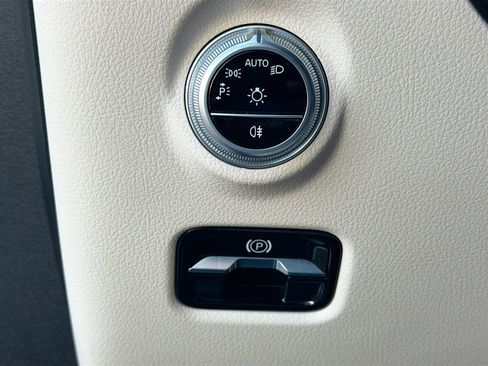 Used 2022 Mercedes-Benz C 300 Sedan image 34