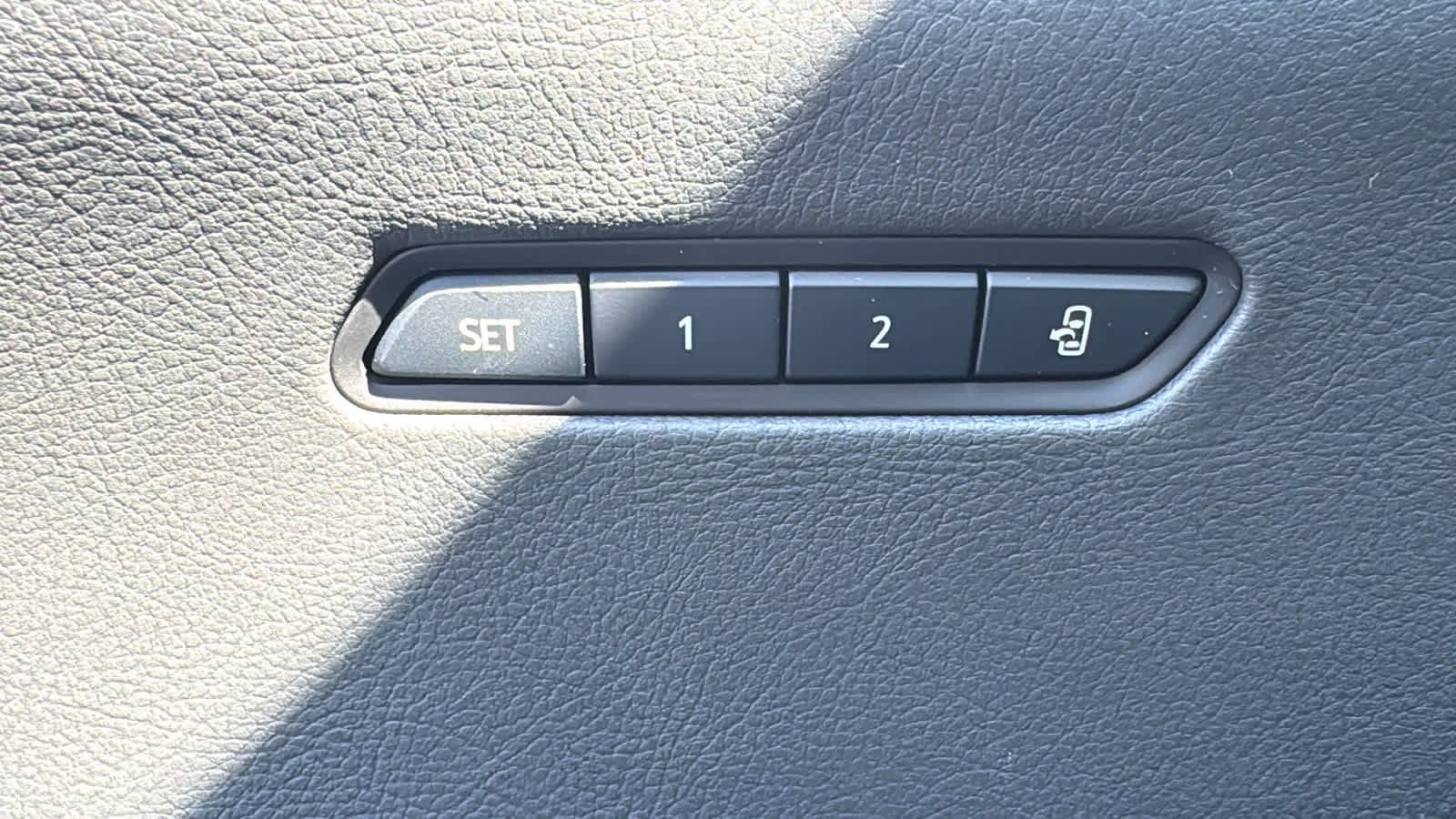 Used 2024 Cadillac XT6 Luxury w/ LPO, Floor Liner Package AWD/4WD image 10