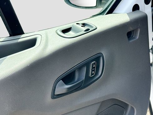 Used 2023 Ford Transit 250 Low Roof RWD image 17