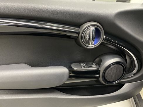 Used 2017 MINI Cooper S image 19