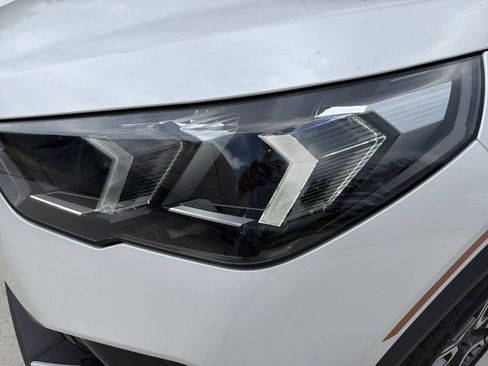Certified 2025 BMW X2 xDrive28i AWD/4WD image 9