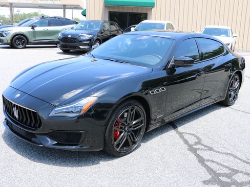 Used 2019 Maserati Quattroporte S GranSport Q4 AWD/4WD image 1