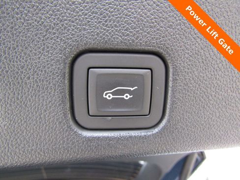 Used 2025 Buick Enclave Preferred image 23