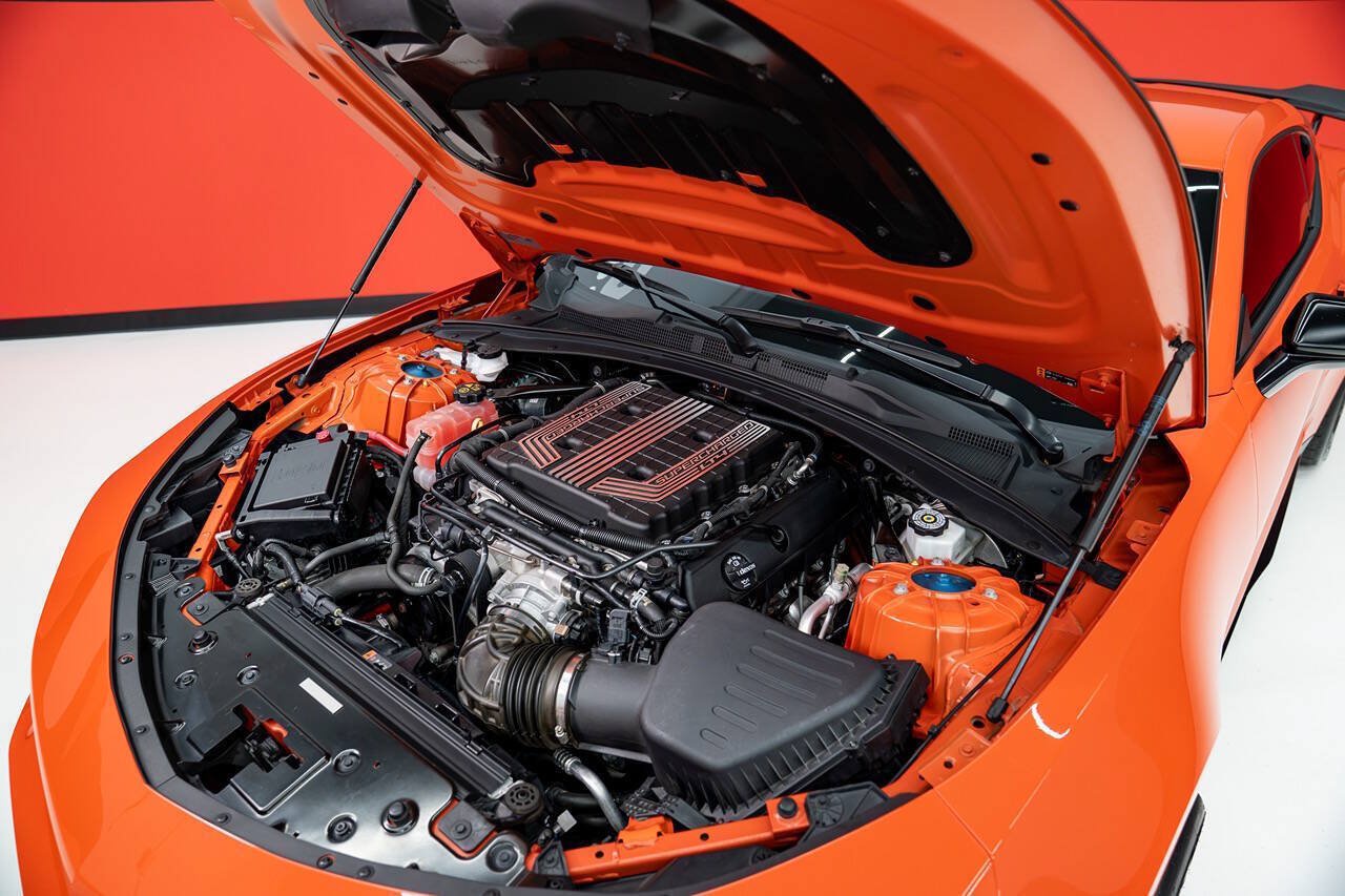 Used 2019 Chevrolet Camaro ZL1 RWD image 11