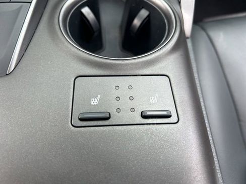 Used 2022 Toyota Camry SE w/ Cold Weather Package FWD image 34