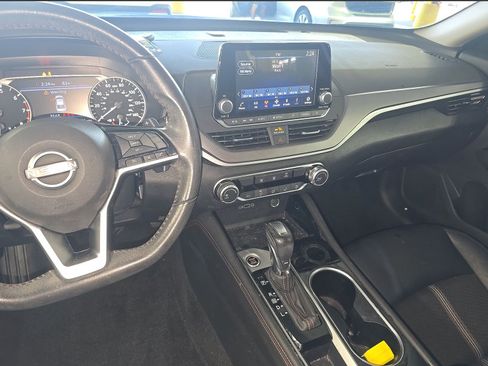Used 2024 Nissan Altima 2.5 SR FWD image 6