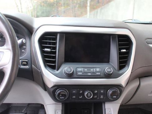 Used 2019 GMC Acadia SLT FWD image 17