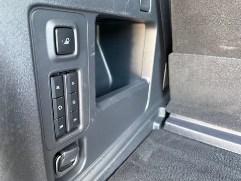 Used 2025 Ford Expedition Platinum AWD/4WD image 16