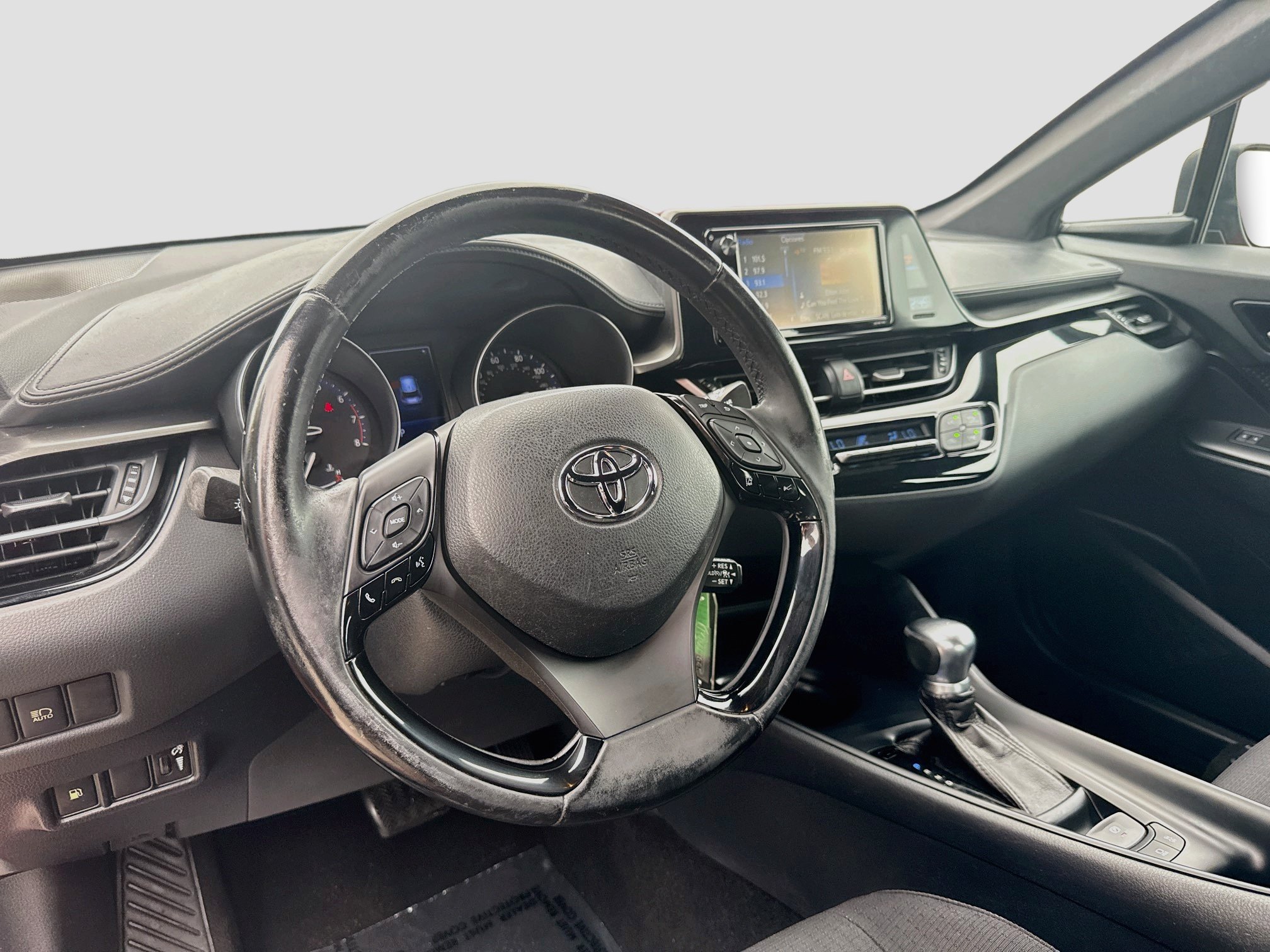 Used 2018 Toyota C-HR XLE FWD image 7