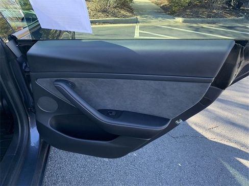 Used 2022 Tesla Model 3 Long Range image 11