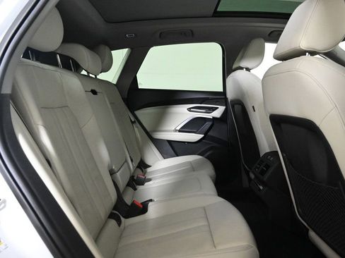 Certified 2025 Audi Q5 Premium w/ Convenience Package image 17