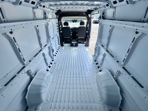 Used 2025 RAM ProMaster 3500 FWD image 25