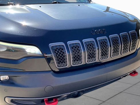 Used 2023 Jeep Cherokee Trailhawk w/ Premium Leather Package AWD/4WD image 29