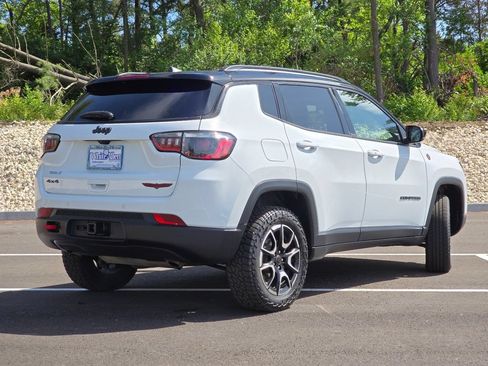 Used 2025 Jeep Compass Trailhawk w/ Trailer Tow Group AWD/4WD image 26