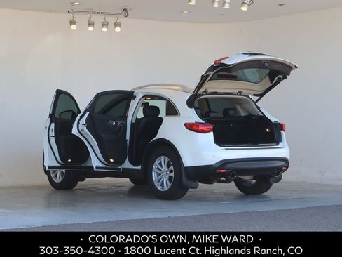 Used 2017 INFINITI QX70 AWD w/ Premium Package image 4