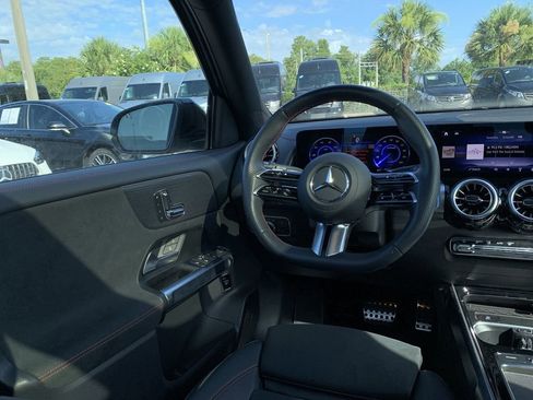 Used 2024 Mercedes-Benz EQB 300 4MATIC image 3