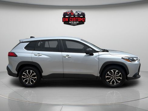 Used 2025 Toyota Corolla Cross AWD Hybrid image 8