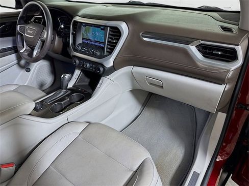 Used 2018 GMC Acadia SLT image 30