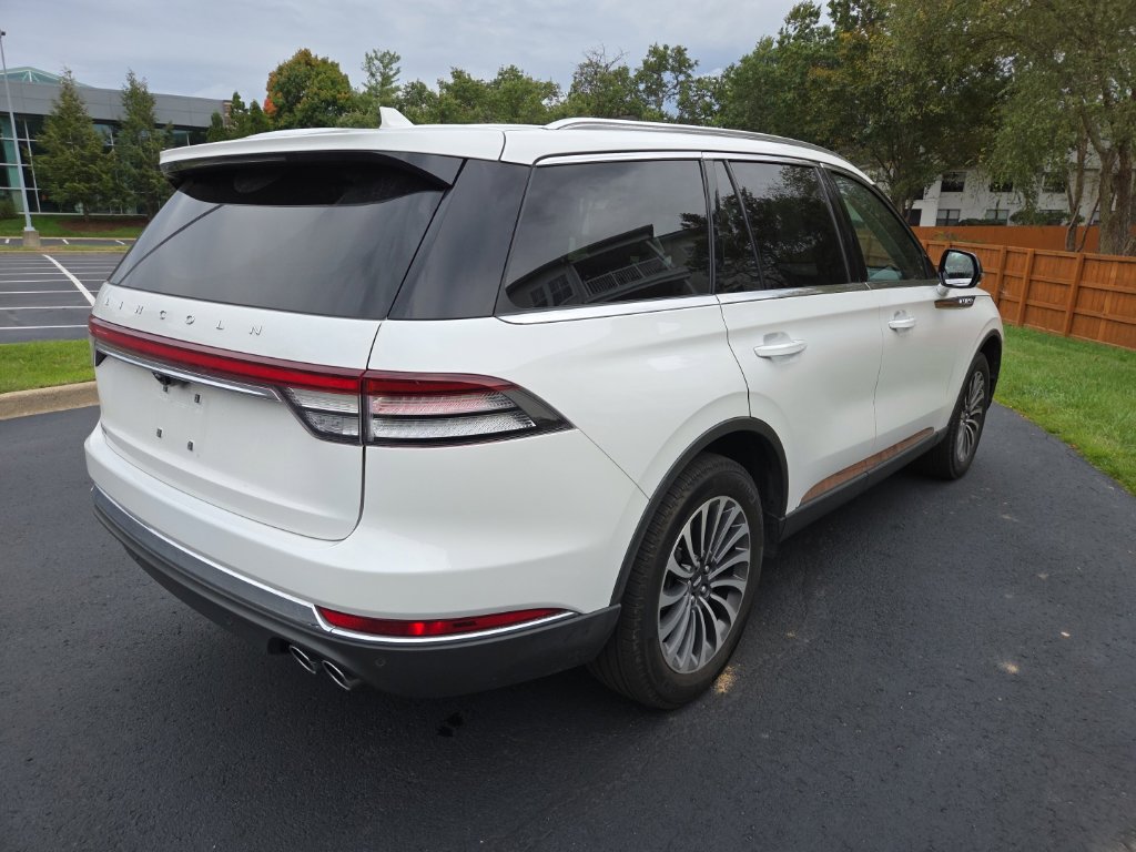 Used 2024 Lincoln Aviator AWD w/ Premium Package image 5