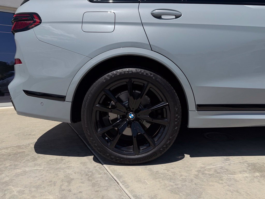 Used 2025 BMW X7 xDrive40i w/ M Sport Package AWD/4WD image 10