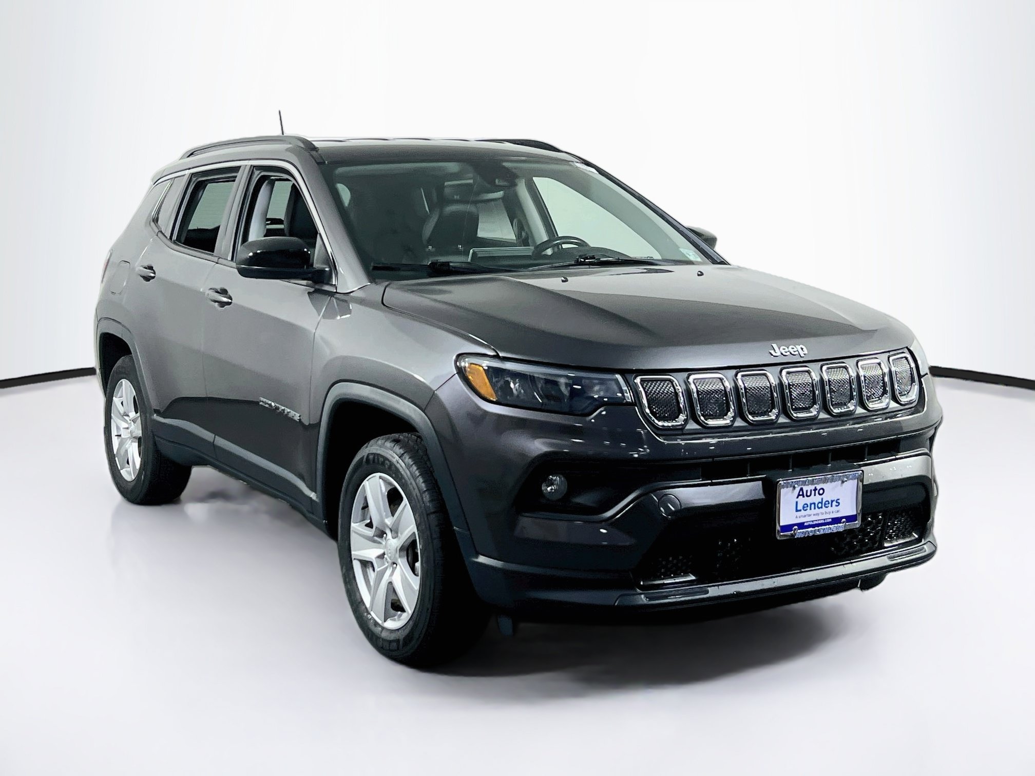 Used 2022 Jeep Compass Latitude w/ Convenience Group AWD/4WD image 3