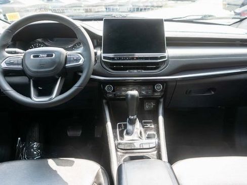 Used 2023 Jeep Compass Latitude w/ Convenience Group AWD/4WD image 15