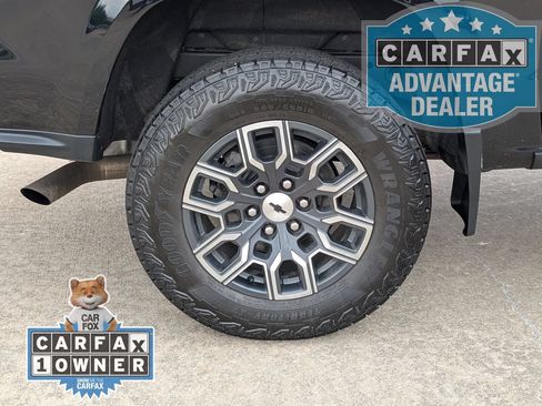 Used 2023 Chevrolet Colorado Z71 w/ Advanced Trailering Package AWD/4WD image 4