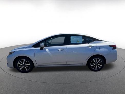 Used 2025 Nissan Versa SV FWD image 9