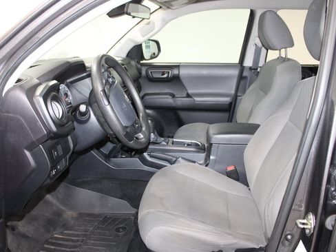 Used 2020 Toyota Tacoma SR w/ SR Convenience Package RWD image 24