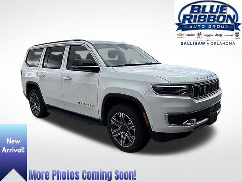 Used 2024 Jeep Wagoneer Series II w/ Flexible Seating Group RWD image 1