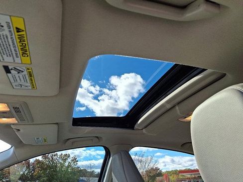 Used 2019 Honda HR-V Touring image 14