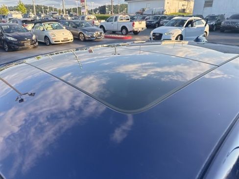 Used 2017 Chrysler 300 S image 19