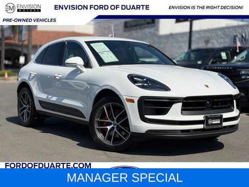 Used 2023 Porsche Macan S AWD/4WD image 1