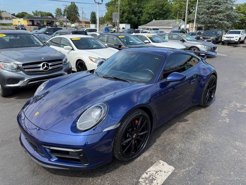 Used 2021 Porsche 911 Carrera w/ Premium Package RWD image 2