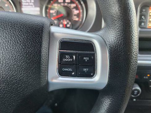 Used 2011 Dodge Charger SE RWD image 21