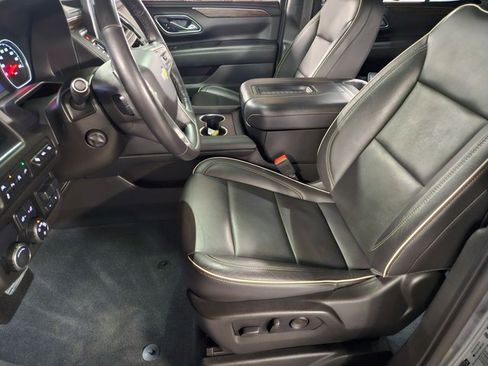 Used 2021 Chevrolet Tahoe Premier w/ Premium Package RWD image 17