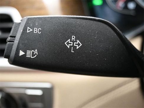 Used 2018 BMW 740i image 32