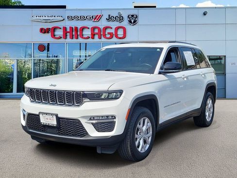 Certified 2022 Jeep Grand Cherokee Limited AWD/4WD image 2
